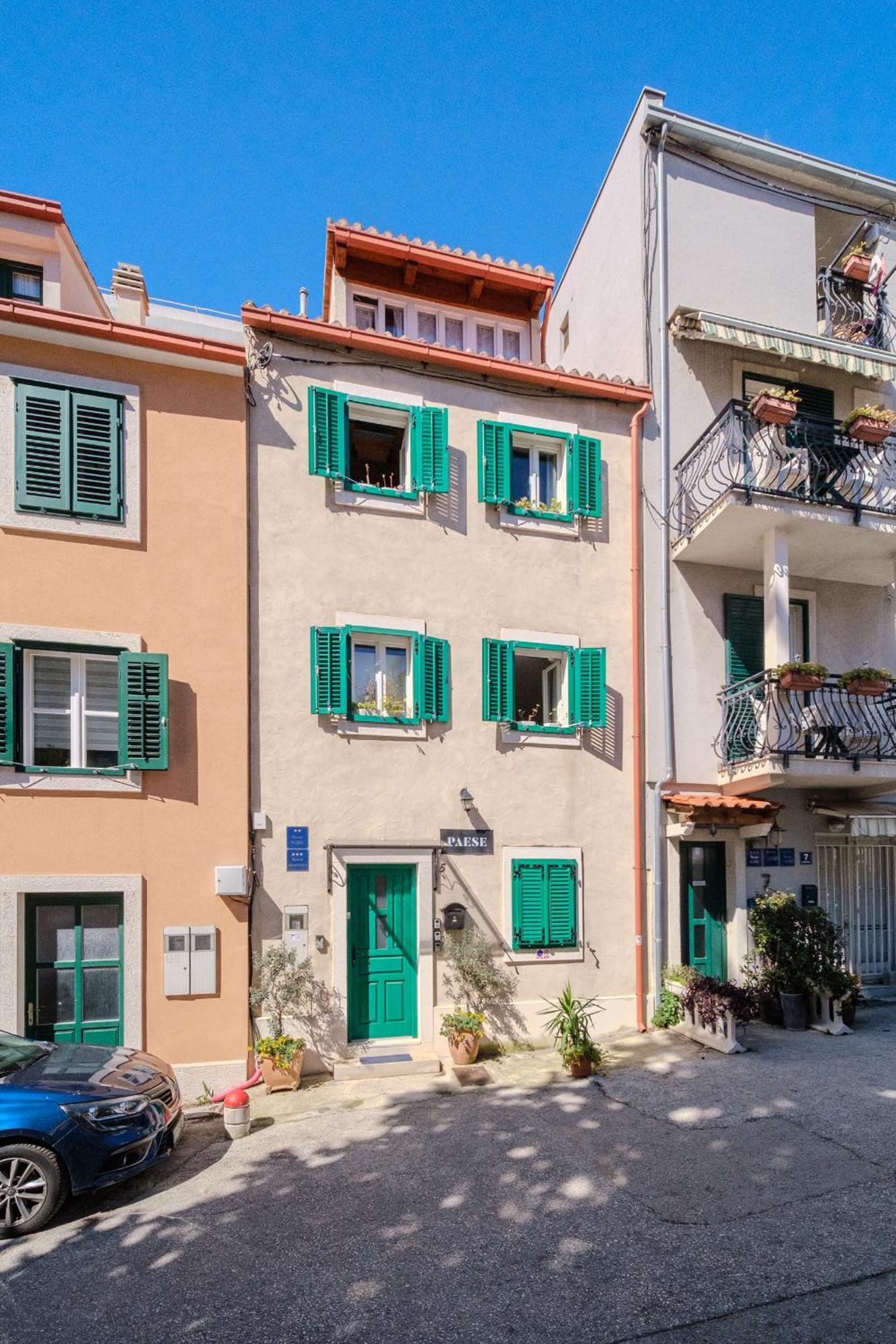 Central Split Rooms And Apartments Paese מראה חיצוני תמונה